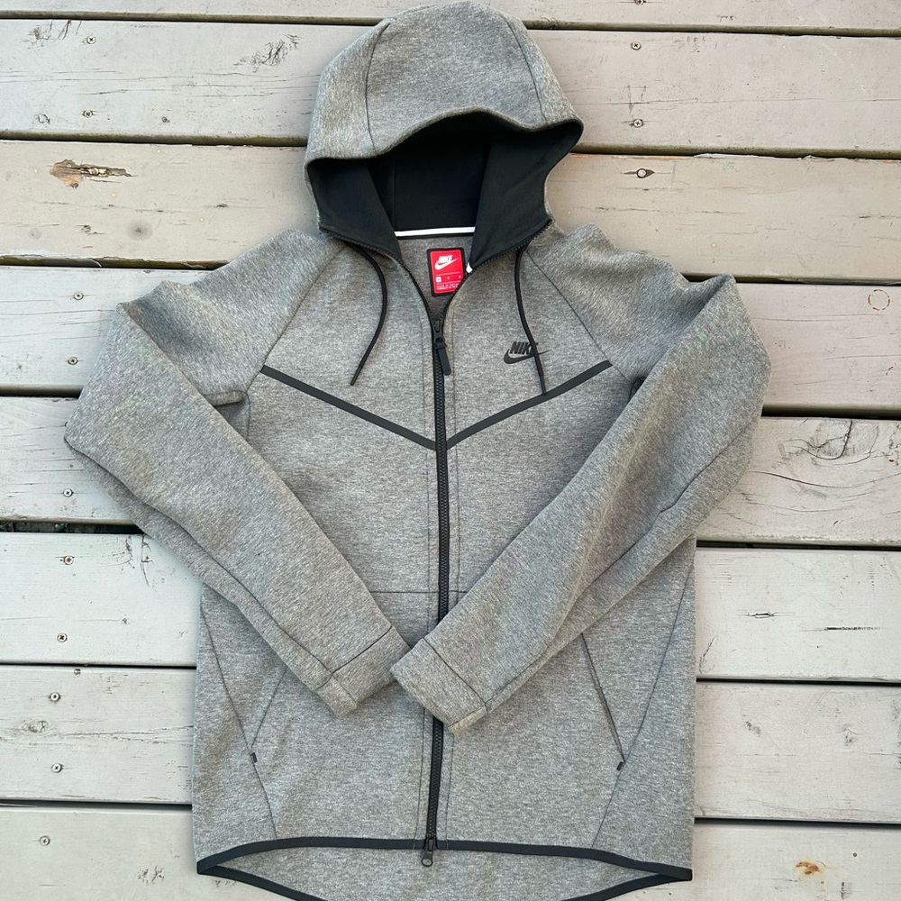 Nike tech sweatshirt